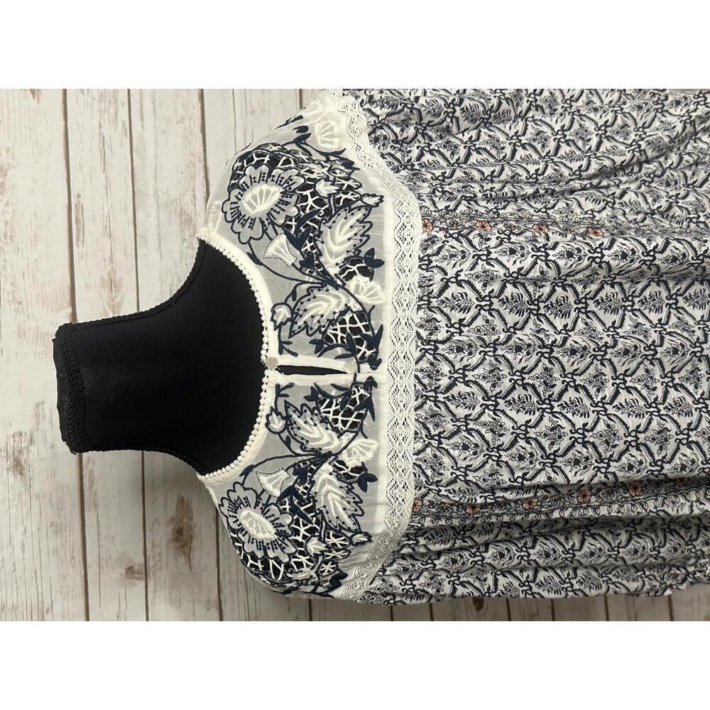 Sundance boho navy/white embroidered lace floral peasant blouse/top Size Small - Picture 2 of 6